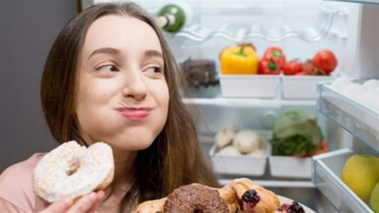 خمول مفاجئ.. أسباب تراجع مستويات النشاط البدني بعد تناول السكريات المكررة